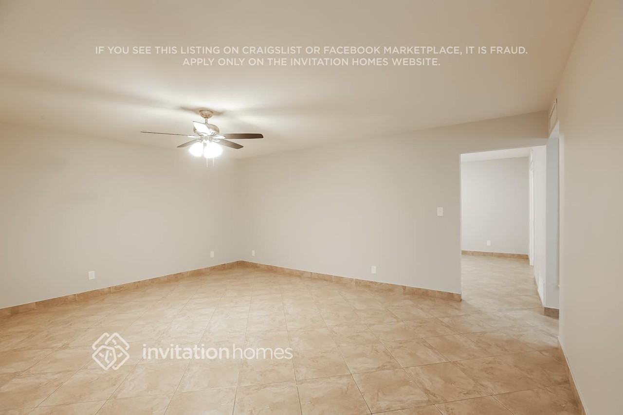 486 W Gail Dr - Photo 3 of 16