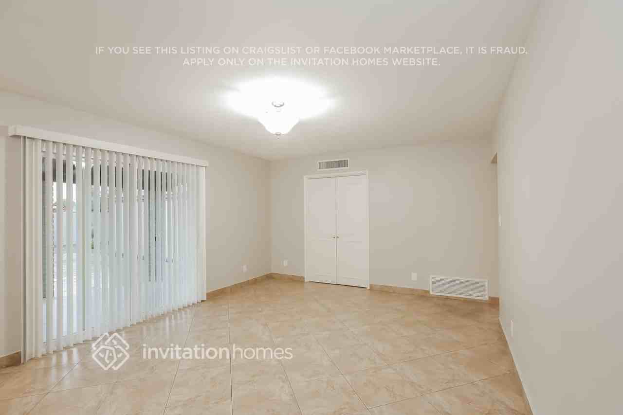 486 W Gail Dr - Photo 4 of 16
