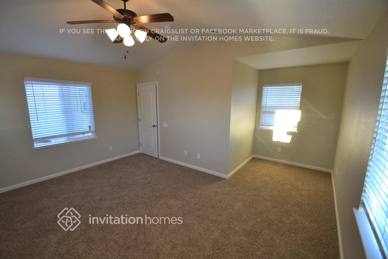 2748 Cobbler St - Photo 3 of 9