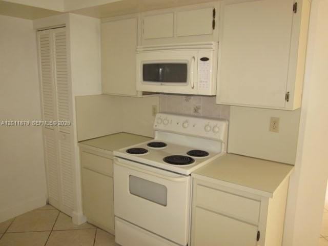 8853 Sw 112th Pl - Photo 4 of 20