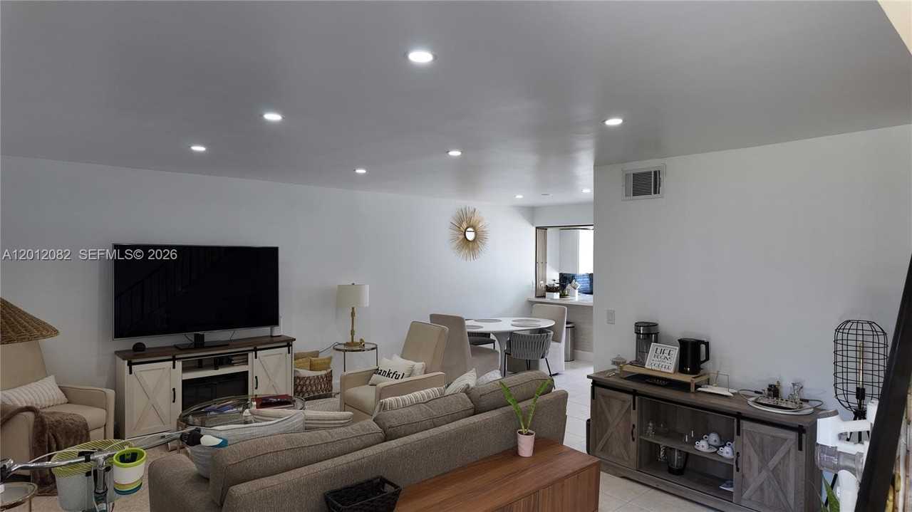 1845 Nw 4th Ave #17 - Photo 2 of 50