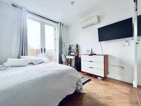 Private Bedroom in 4 Bedroom/2 Bathroom Home - Photo 1 of 1