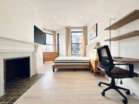 Private Bedroom in 5 Bedroom/2 Bathroom Home - Photo 1 of 1