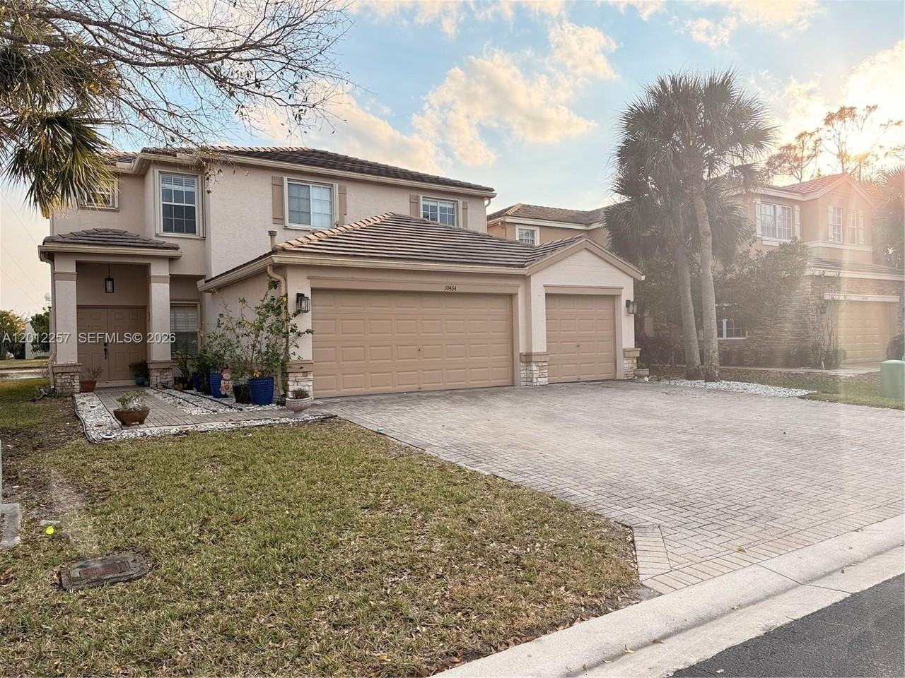 10434 White Pinto Ct - Photo 3 of 10