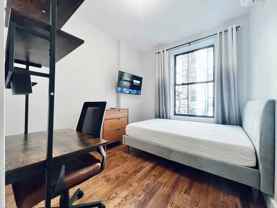 Private Bedroom in 4 Bedroom/2 Bathroom Home - Photo 1 of 1