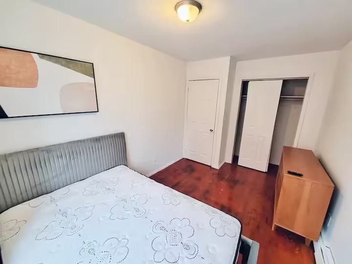 Private Bedroom in 4 Bedroom/1.5 Bathroom Home - Photo 7 of 8