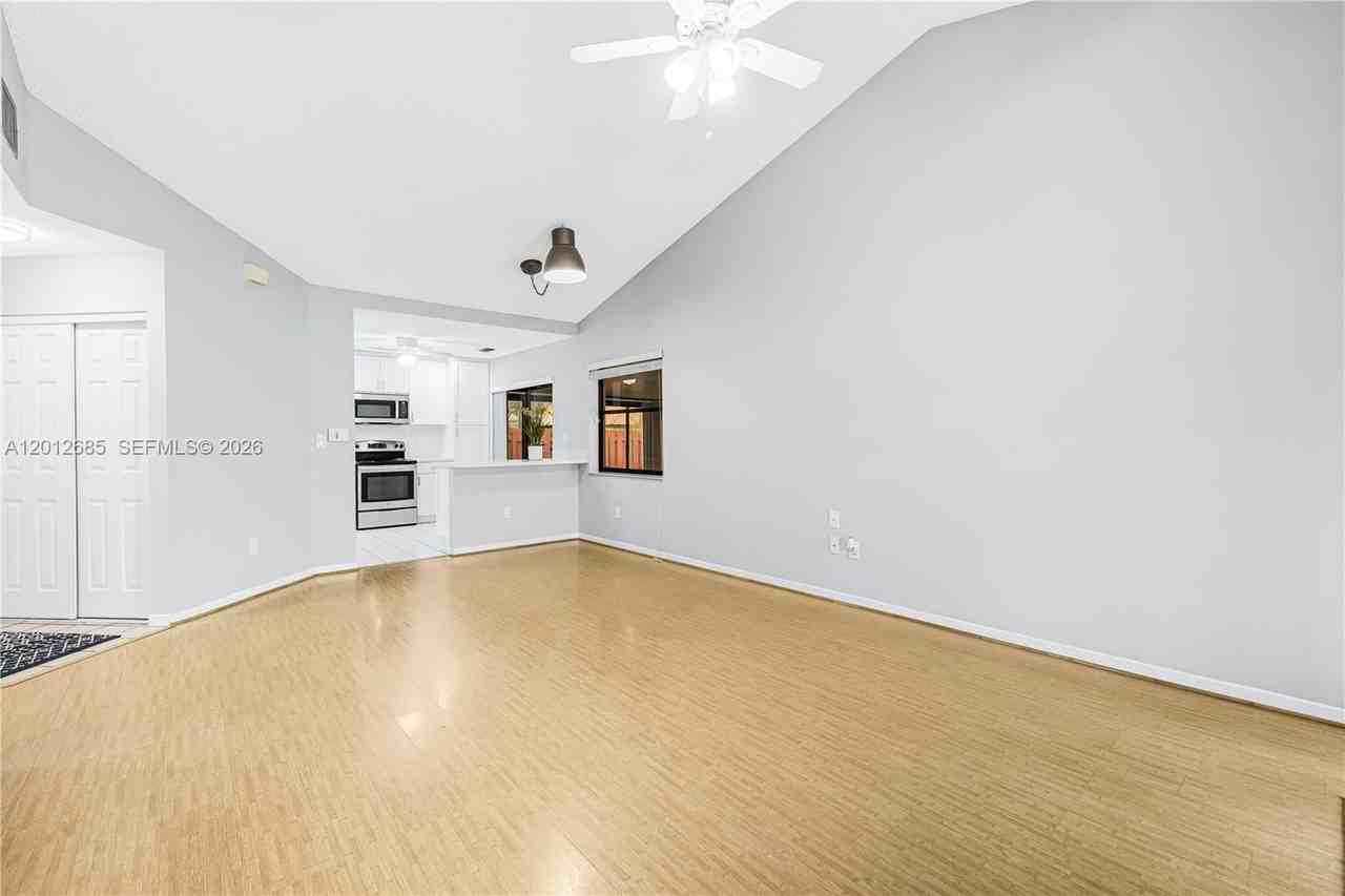 11301 Sw 4th St - Photo 3 of 46