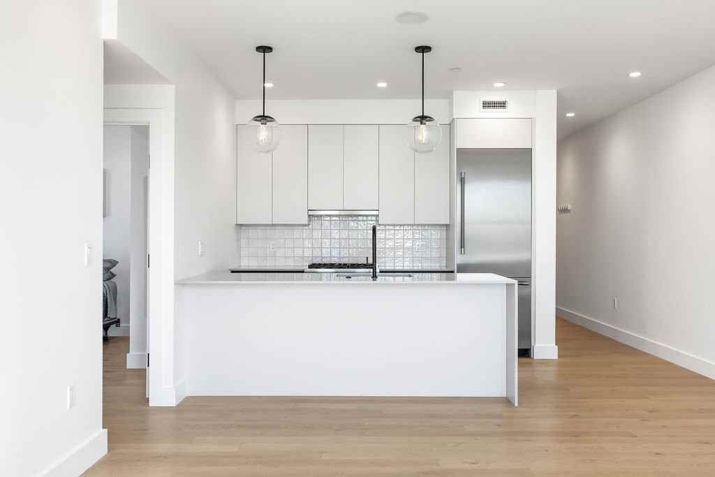 472 W Broadway #501 - Photo 6 of 8