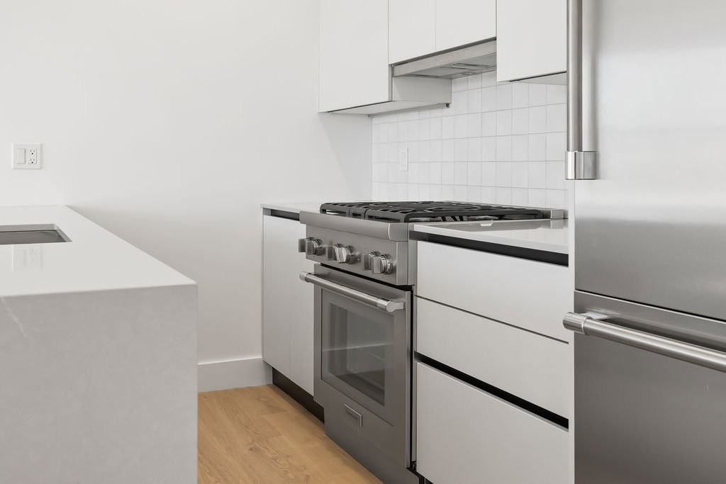 472 W Broadway #501 - Photo 7 of 8