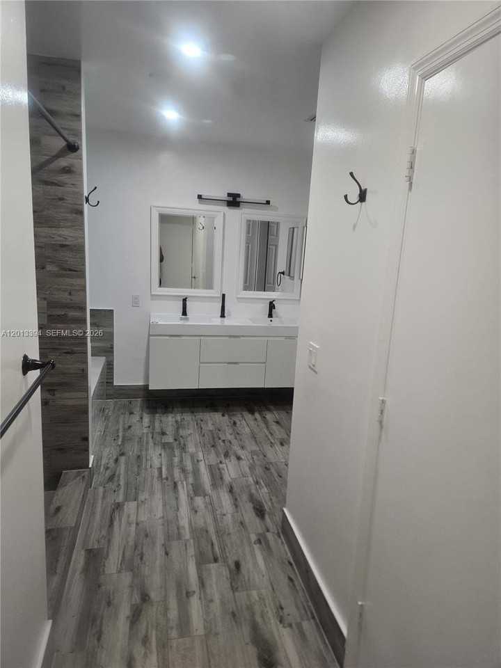 4010 Tree Tops Rd #4010 - Photo 6 of 12