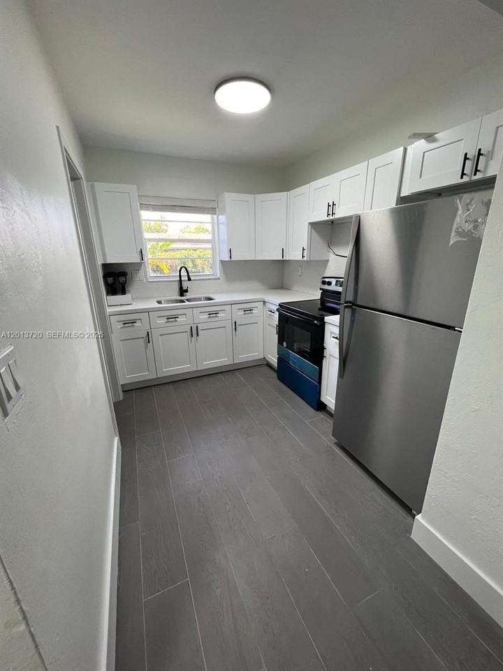 2640 Ne 215th St #2640 - Photo 4 of 12