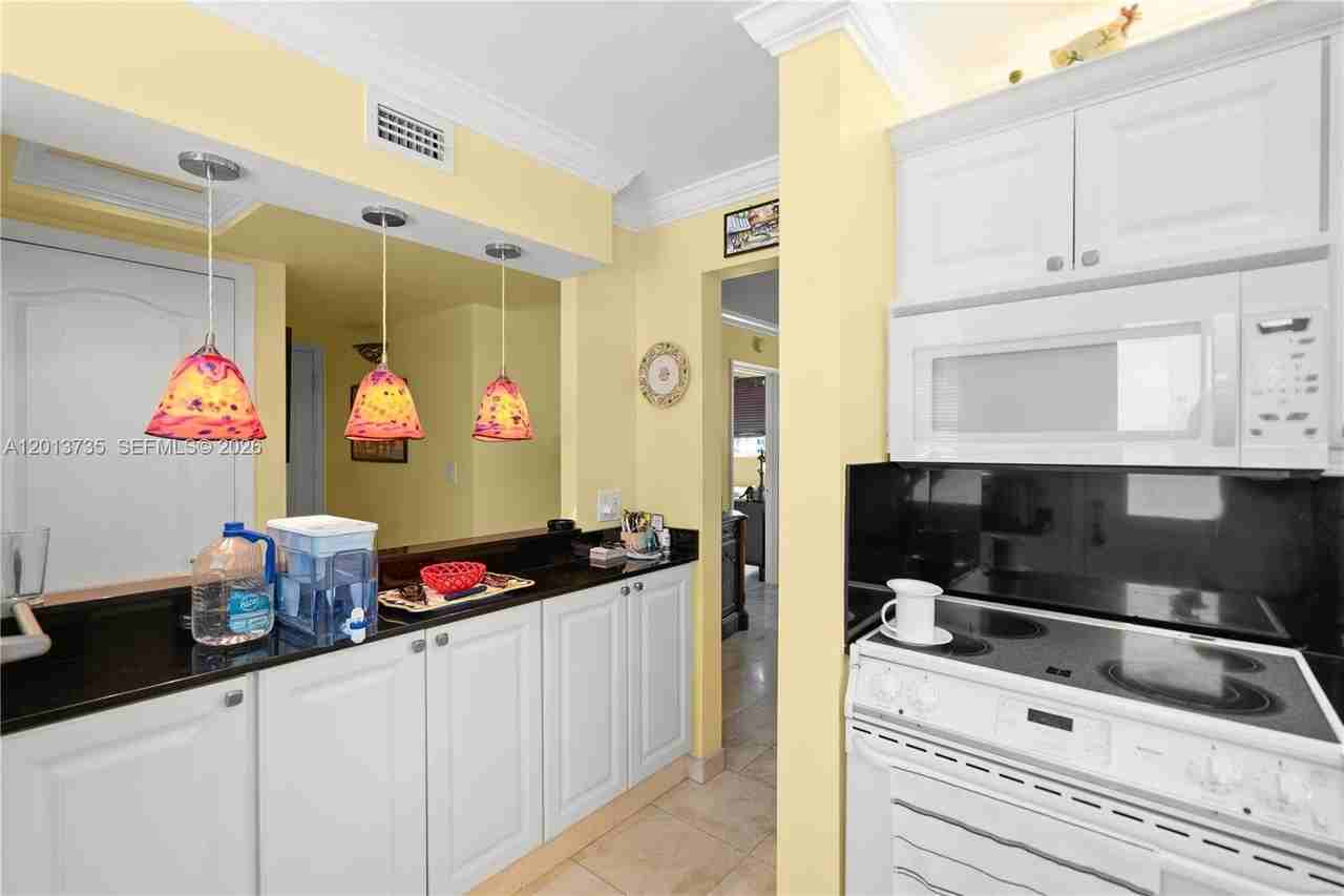 2851 Leonard Dr #J210 - Photo 6 of 26
