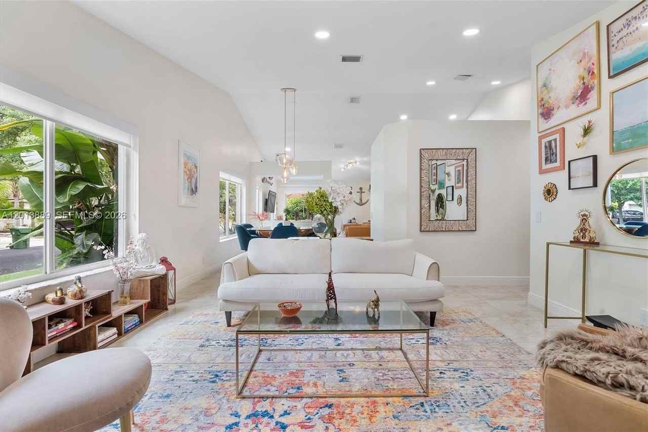 1516 Zenith Way - Photo 4 of 35