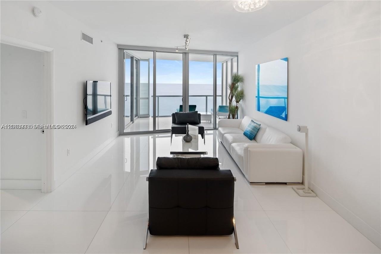 17121 Collins Ave #1703 - Photo 5 of 24