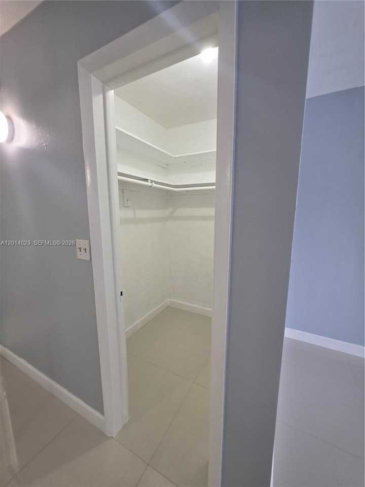 19080 Ne 3rd Ct #314 - Photo 4 of 8