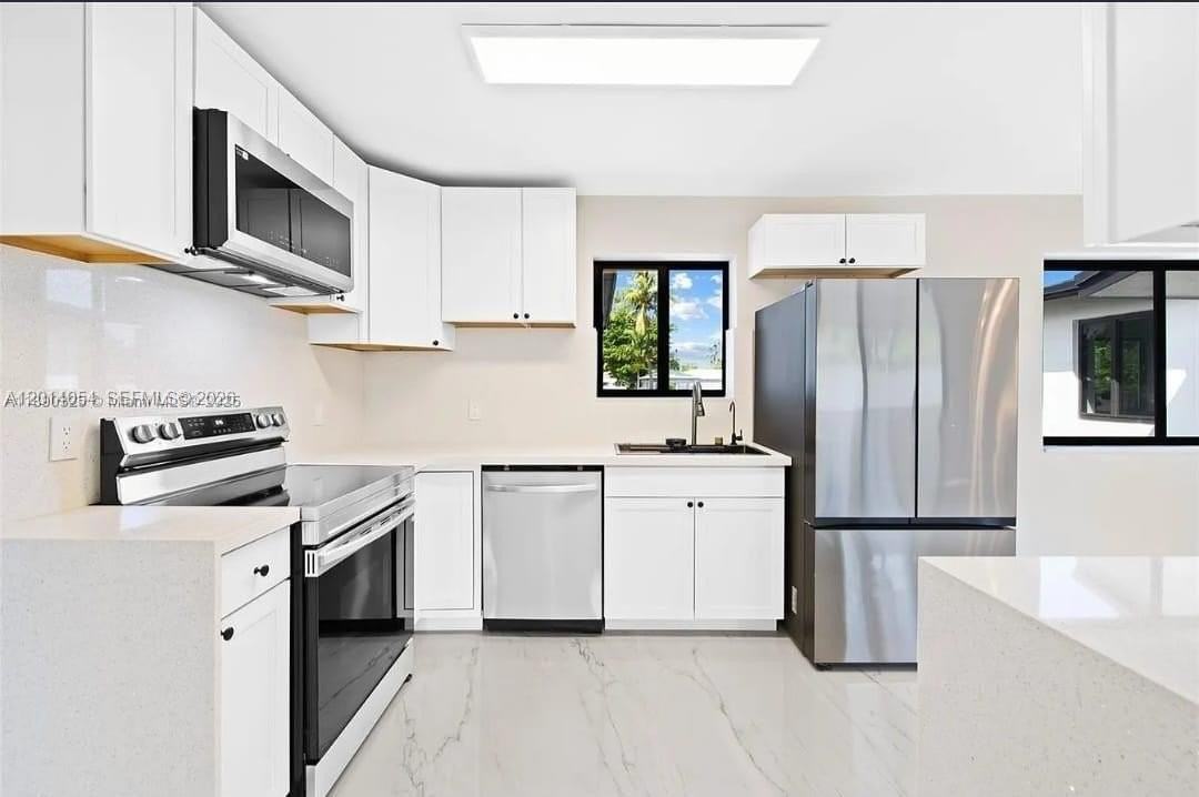 721 Sw 5th Ct - Photo 2 of 11