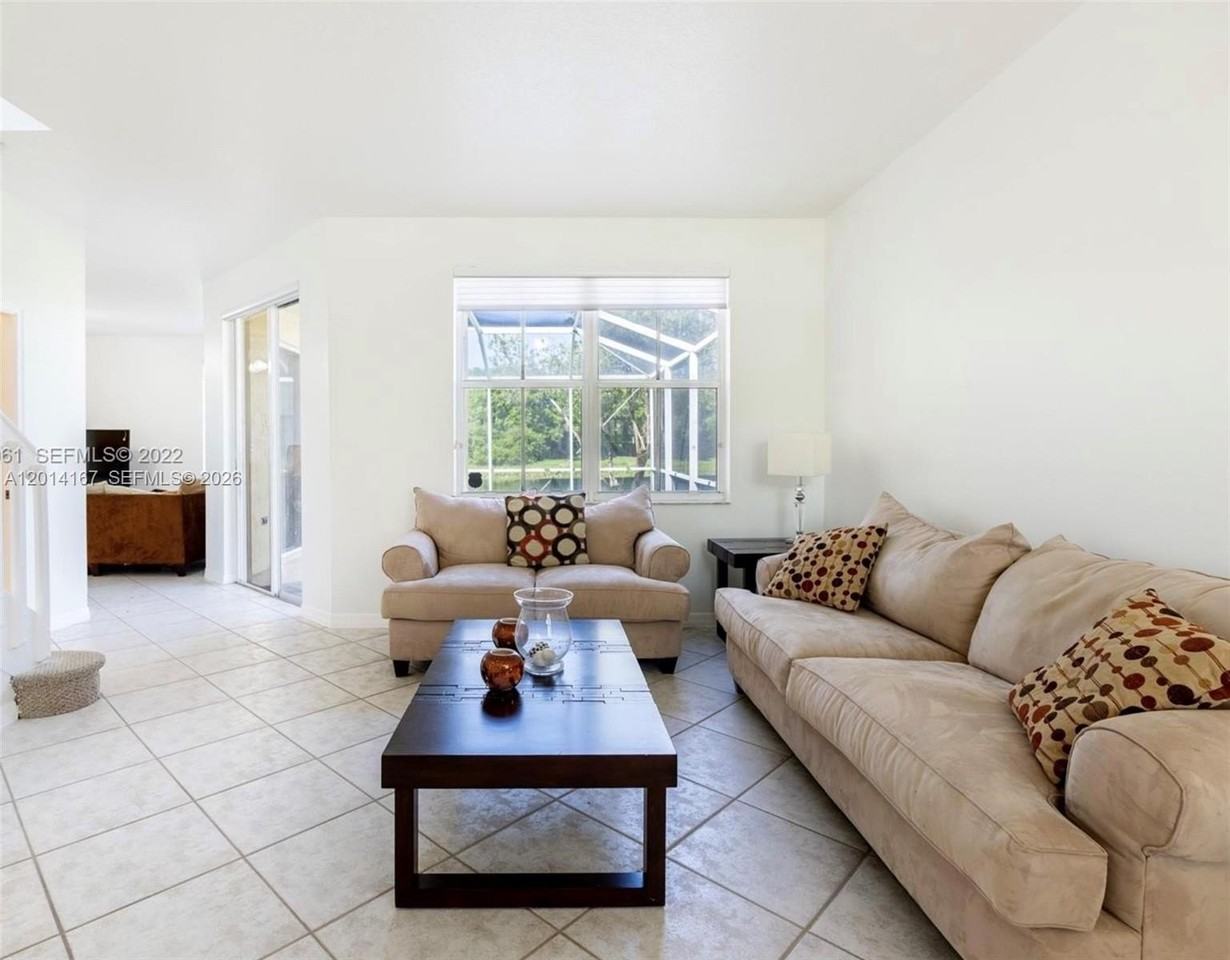 618 Willow Bend Rd #618 - Photo 4 of 9
