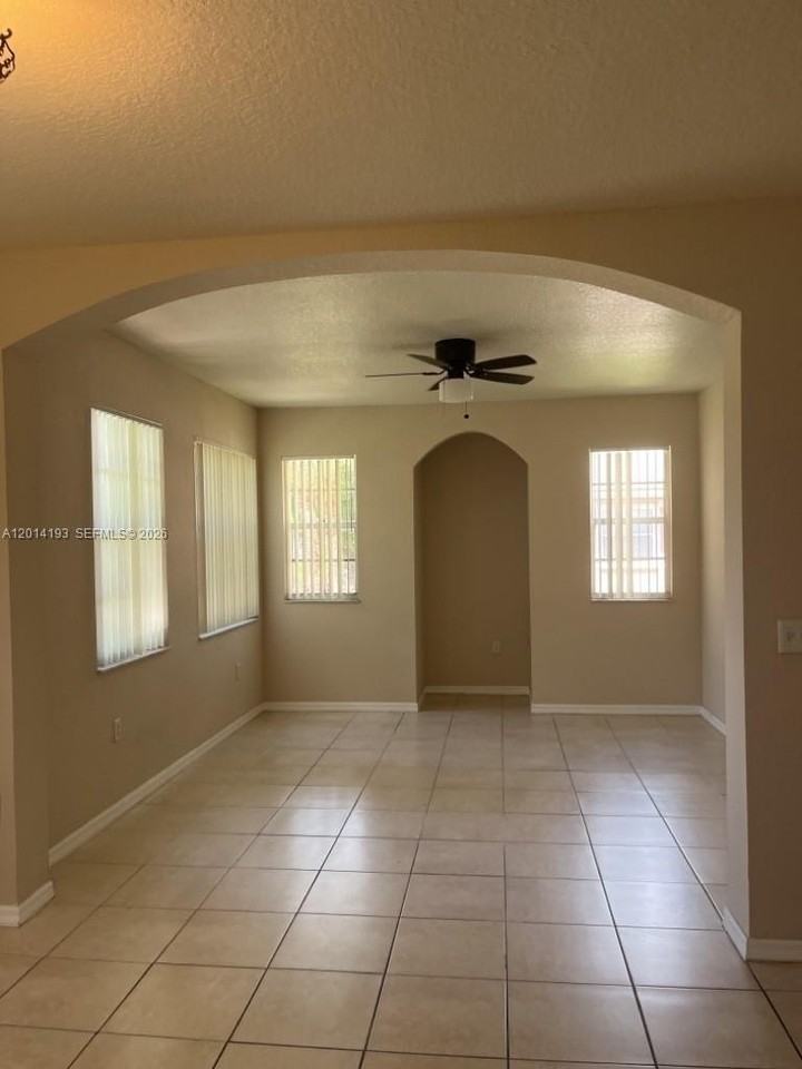 1507 Belmont Ln #1507 - Photo 2 of 9