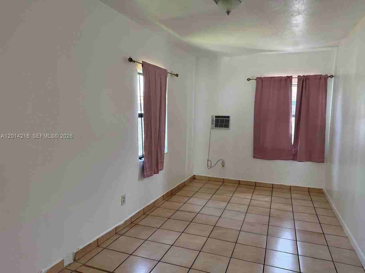 4761 Nw 11th Ave #REAR - Photo 5 of 9