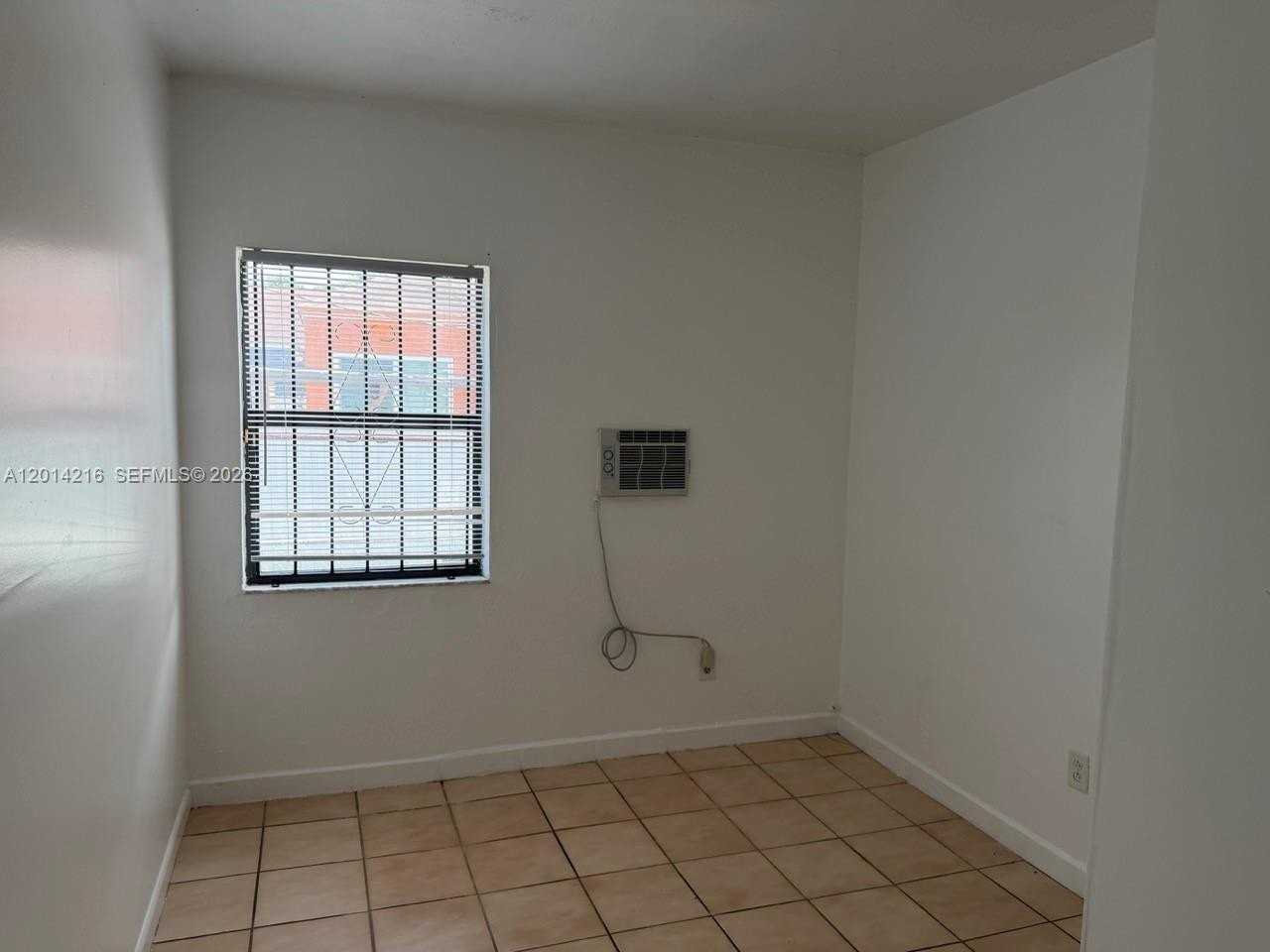 4761 Nw 11th Ave #REAR - Photo 7 of 9