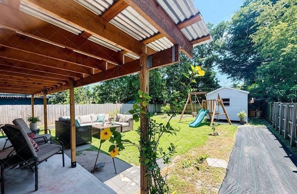 2318 Dewey St - Photo 2 of 28