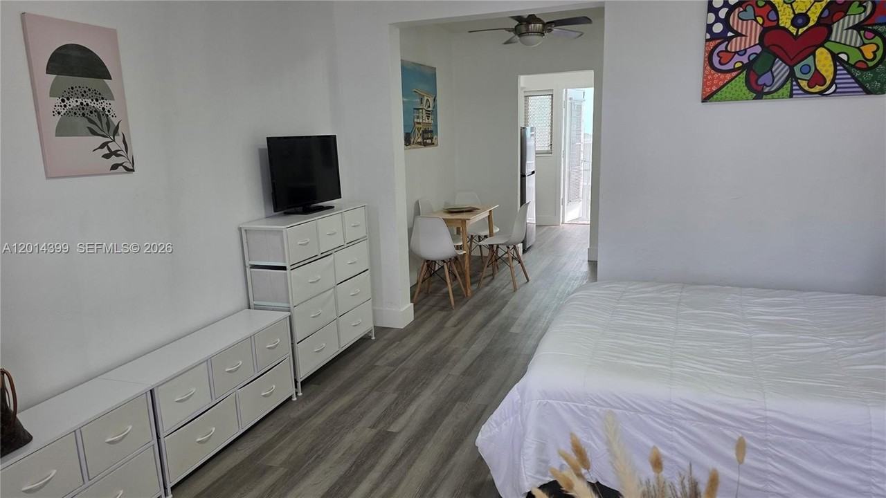 761 Euclid Ave #4 - Photo 6 of 22