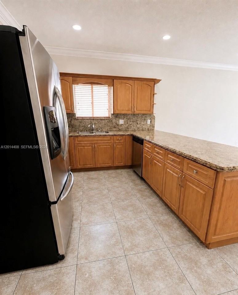 16347 Nw 88th Pl - Photo 4 of 15