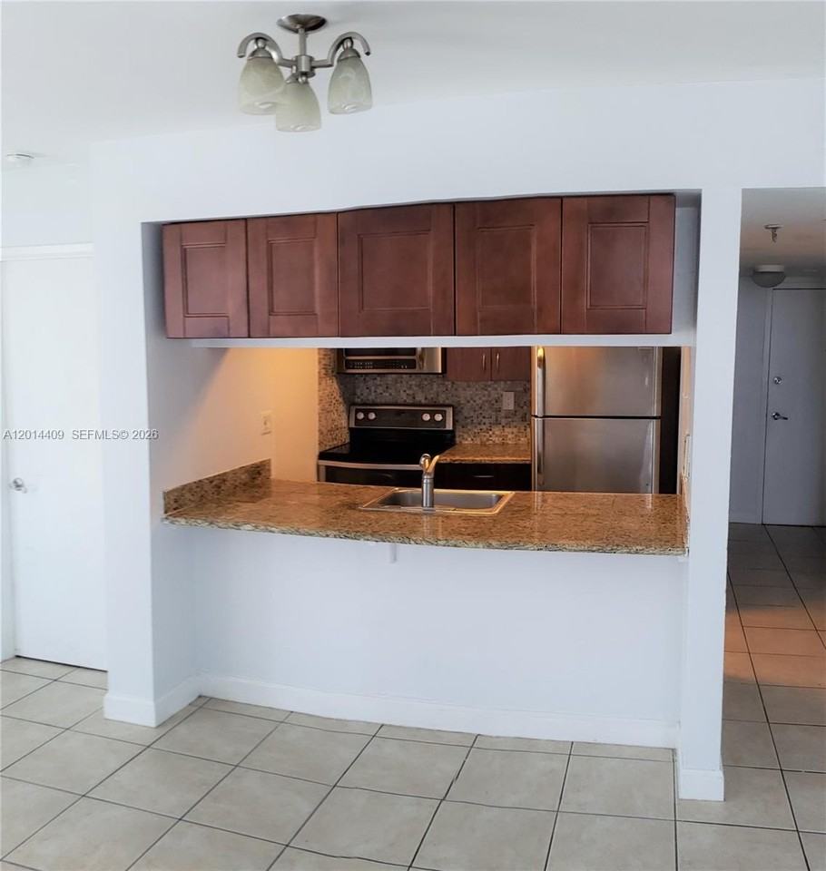 850 N Miami Ave #W903 - Photo 7 of 20
