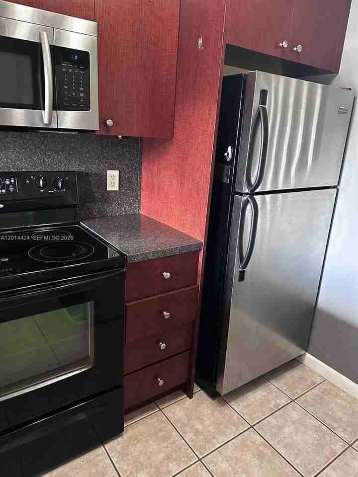 979 Coral Club Dr #979 - Photo 6 of 17