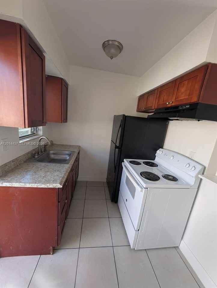 1270 Ne 139th St #2 - Photo 2 of 7