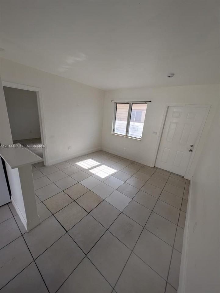 1270 Ne 139th St #2 - Photo 4 of 7