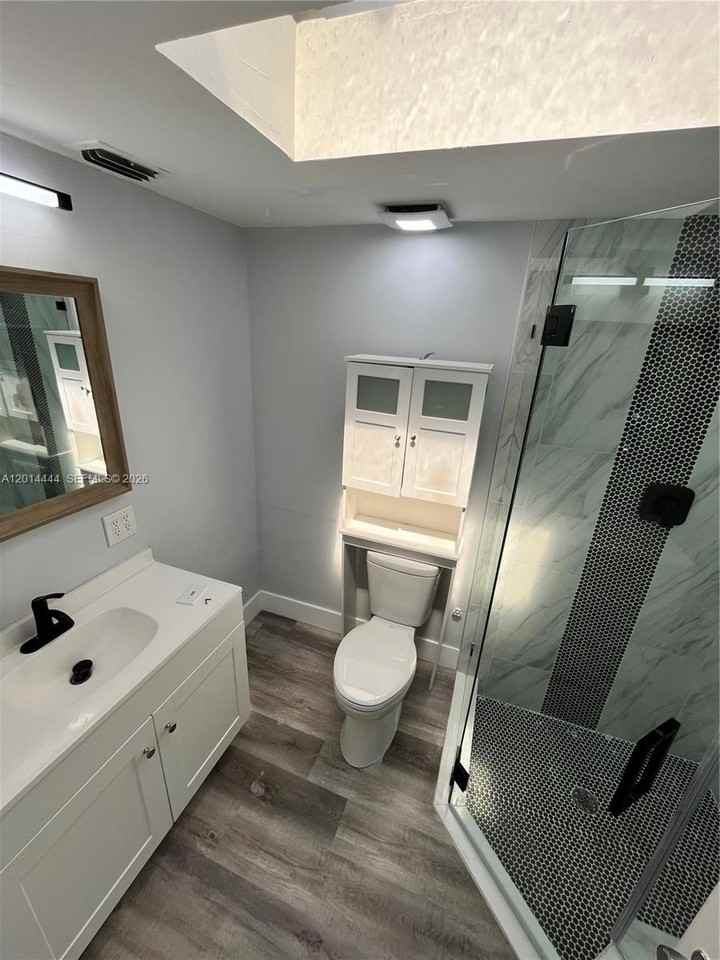 1412 Ne 17th Ct #1-2 - Photo 6 of 9