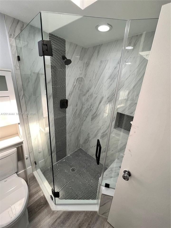 1412 Ne 17th Ct #1-2 - Photo 7 of 9
