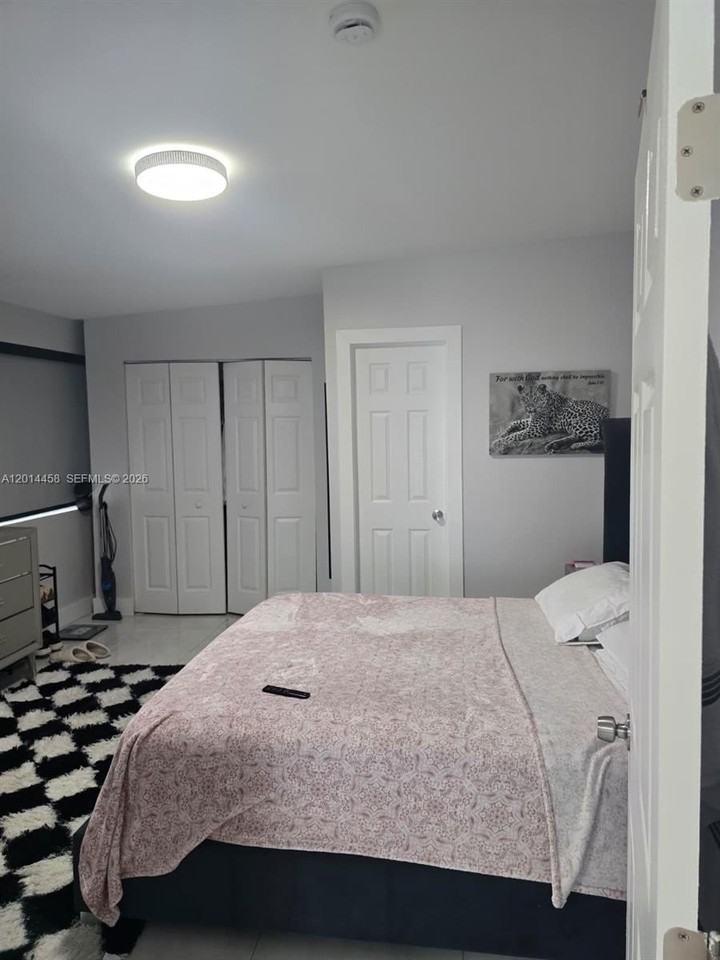 801 Nw 35th Ave #0 - Photo 3 of 17