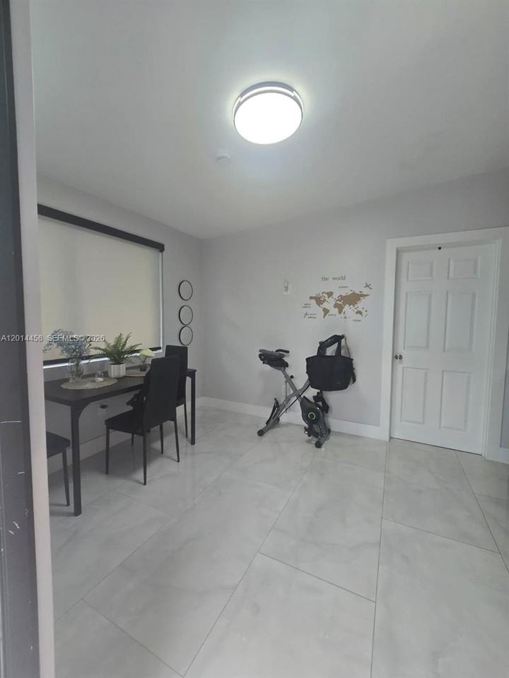 801 Nw 35th Ave #0 - Photo 7 of 17