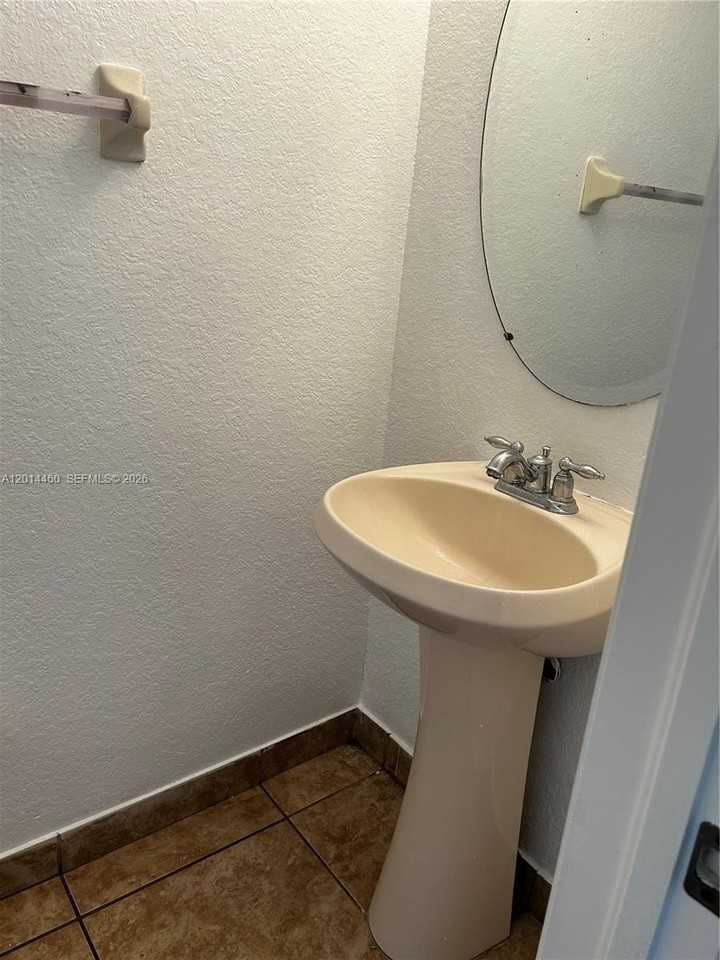 4906 Sw 141st Ave #4 - Photo 6 of 20