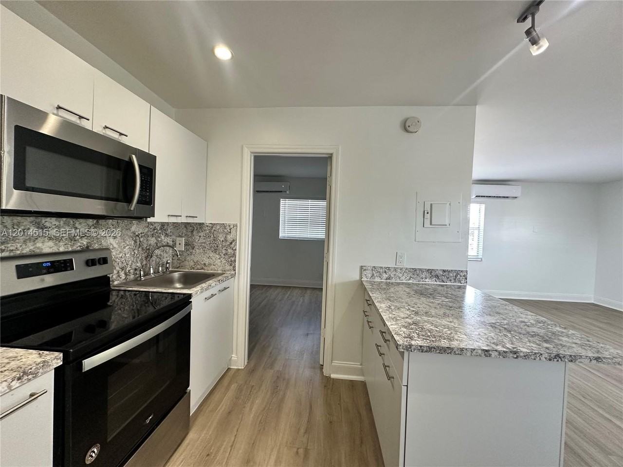 1413 N Dixie Hwy #4 - Photo 4 of 23
