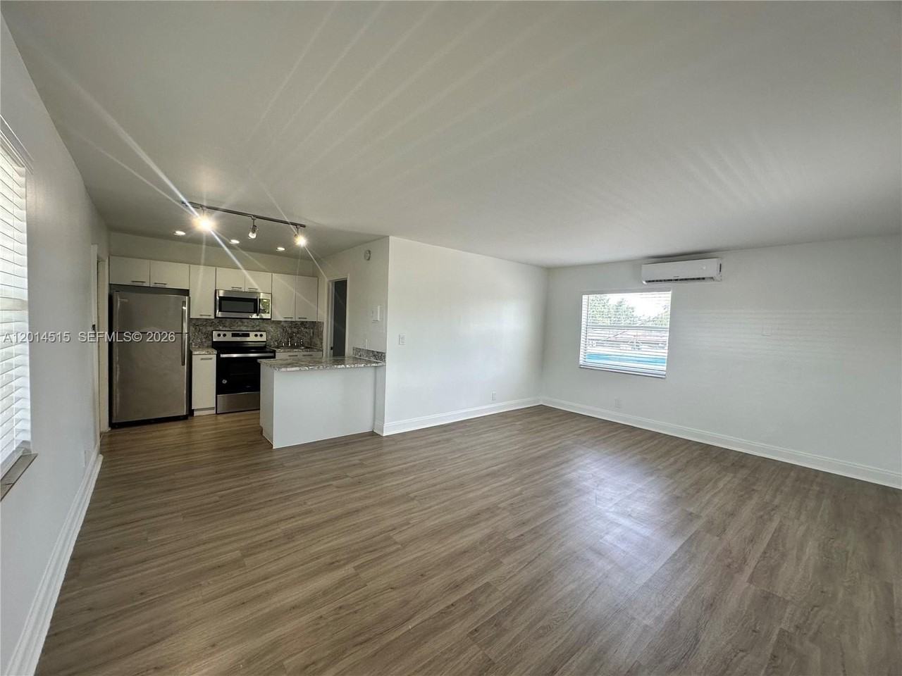 1413 N Dixie Hwy #4 - Photo 5 of 23