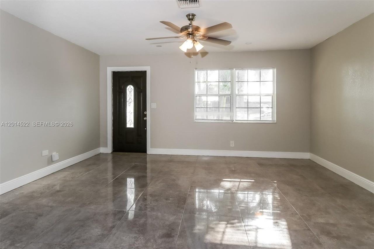 1357 Drexel Rd - Photo 4 of 15