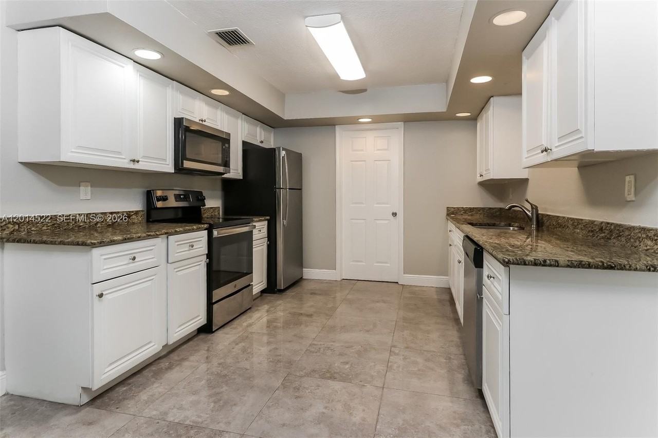 1357 Drexel Rd - Photo 5 of 15