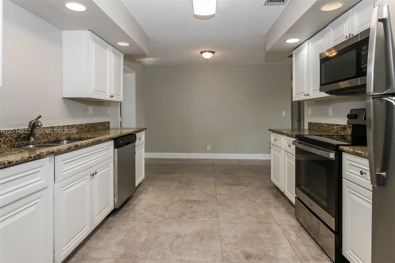 1357 Drexel Rd - Photo 6 of 15