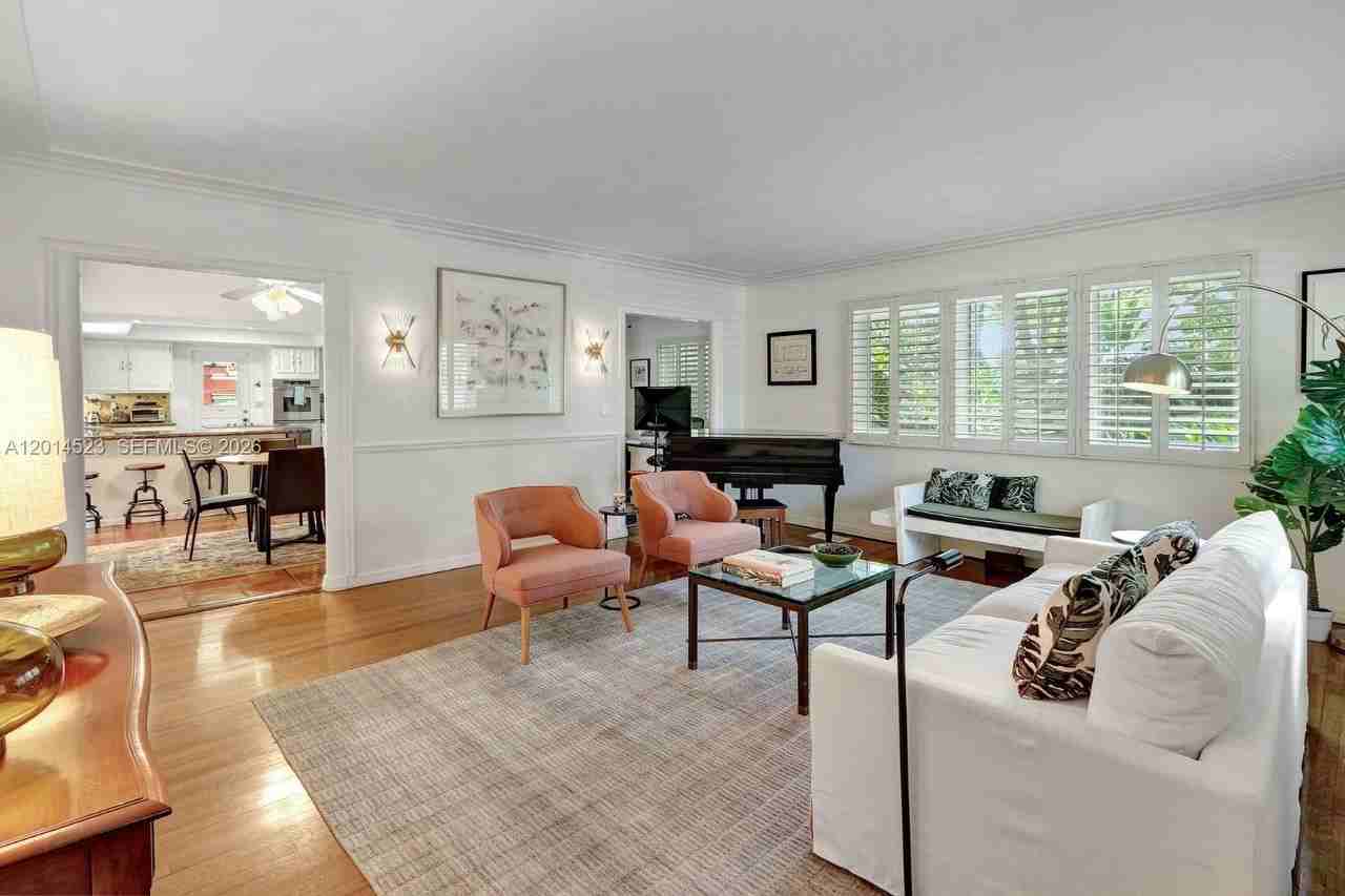 6255 Sw 92nd St - Photo 4 of 31