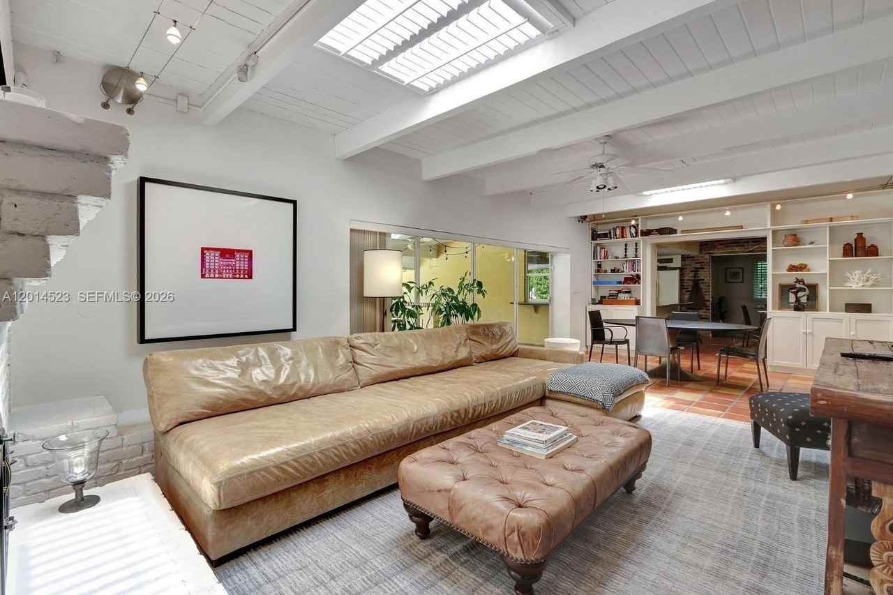 6255 Sw 92nd St - Photo 6 of 31