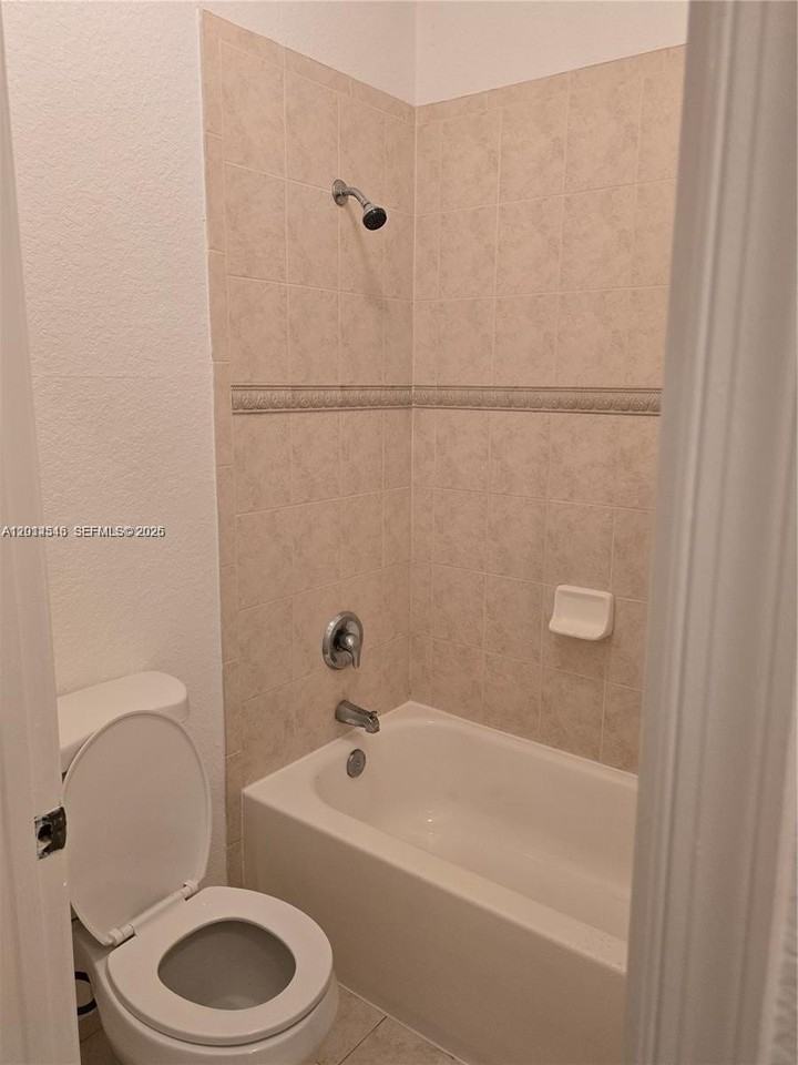1304 N Santa Catalina Cir #1304 - Photo 4 of 17