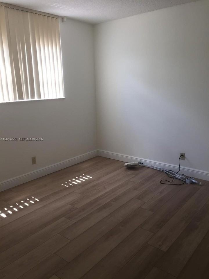 3910 Crystal Lake Dr #201 - Photo 4 of 17