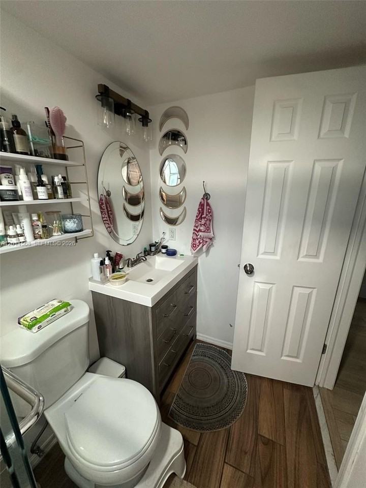 3910 Crystal Lake Dr #201 - Photo 6 of 17