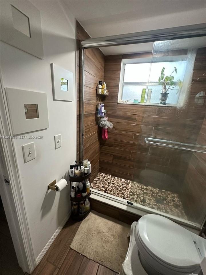 3910 Crystal Lake Dr #201 - Photo 7 of 17
