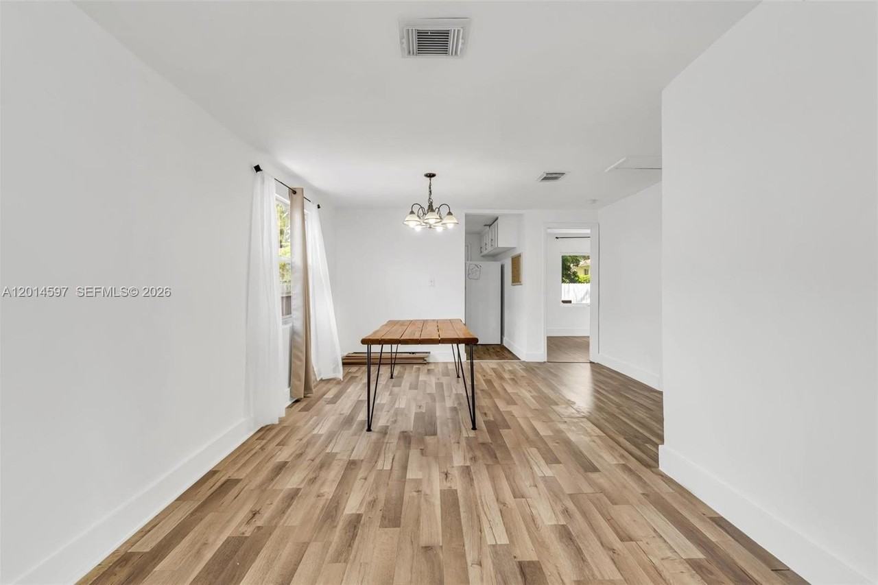 1463 Nw 70th St #1463 - Photo 4 of 15
