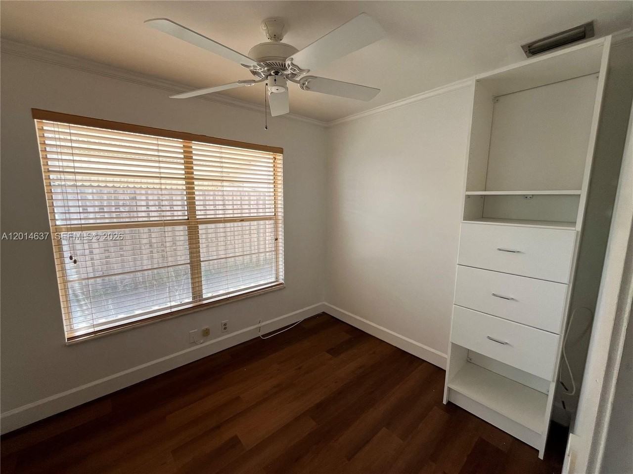 2240 Ne Rustic Way - Photo 5 of 7