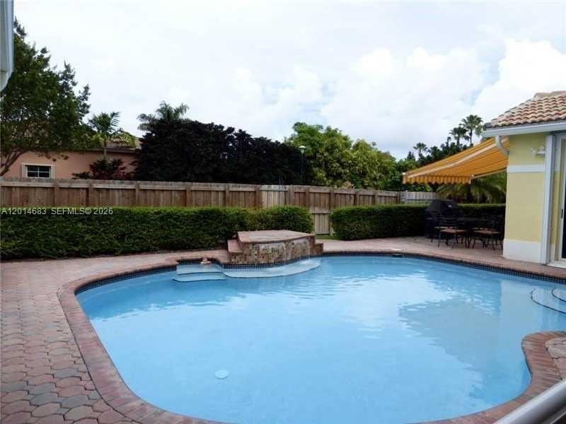 9026 Sw 160th Ter - Photo 4 of 37